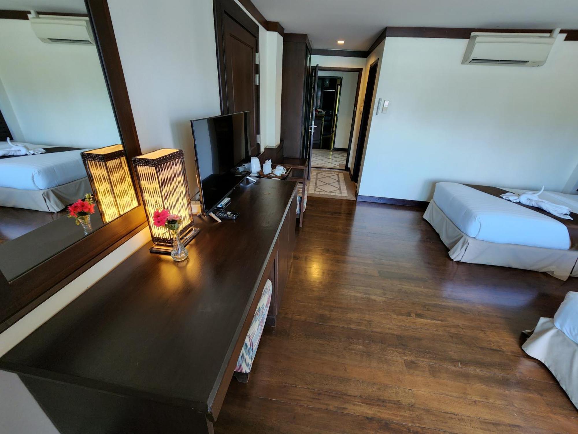 ลันตาเมอร์เมด บูติคเฮ้าส์ Hotel เกาะลันตา ภายนอก รูปภาพ
